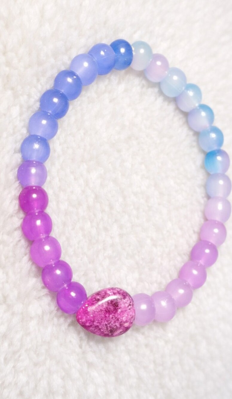 Handmade Gradient Purple & Blue Beaded Stretch Bracelet with Pink Accent